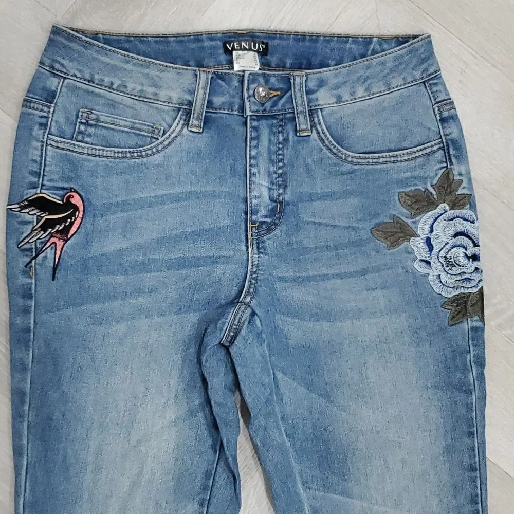 VENUS Women’s Bootcut Embroidered Floral Jeans Size 6